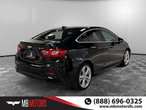 Used 2017 Chevrolet Cruze Premier FWD image 3