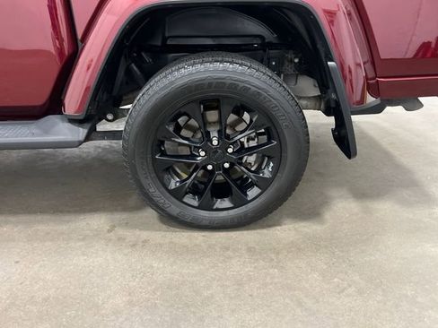 Used 2021 Jeep Gladiator Overland image 19