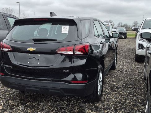Used 2022 Chevrolet Equinox LS image 3