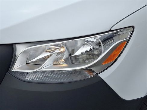 Used 2025 Mercedes-Benz Sprinter 2500 image 11