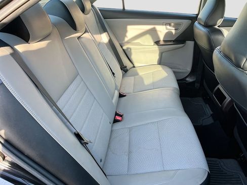 Used 2016 Toyota Camry SE image 25