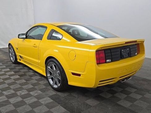 Used 2006 Ford Mustang GT RWD image 2