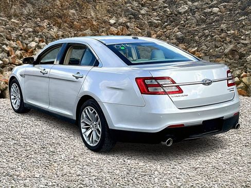 Used 2018 Ford Taurus Limited image 10