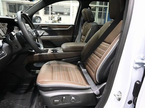New 2026 GMC Acadia Denali Ultimate w/ LPO, Floor Liner Package image 9