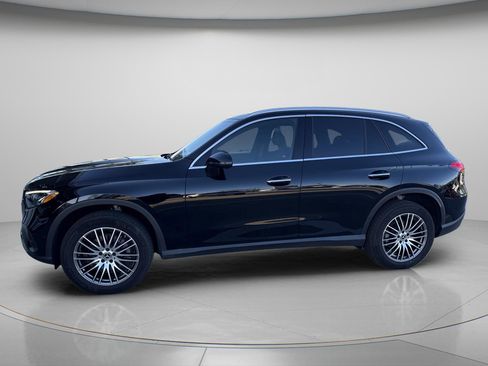 Certified 2025 Mercedes-Benz GLC 300 image 3