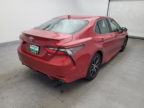 Used 2022 Toyota Camry SE image 9