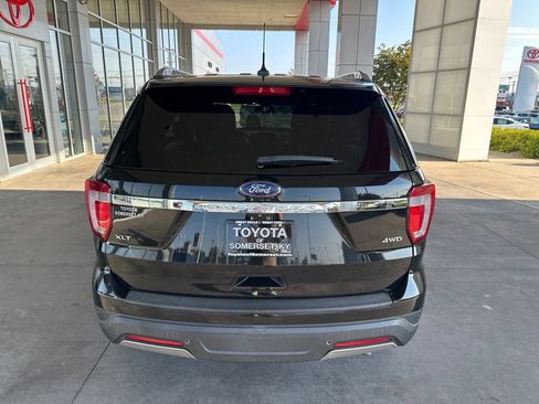 Used 2019 Ford Explorer XLT w/ Equipment Group 202A AWD/4WD image 6