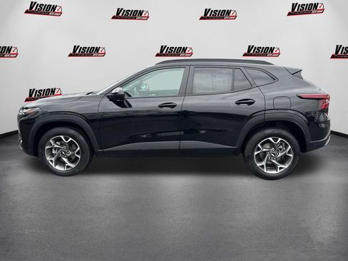 Used 2024 Chevrolet Trax LT FWD image 8