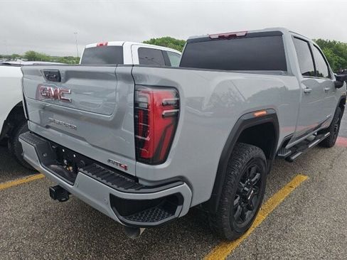 Used 2025 GMC Sierra 2500 AT4 AWD/4WD image 2