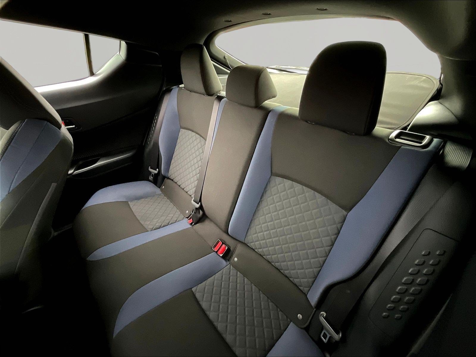 Used 2021 Toyota C-HR XLE FWD image 21