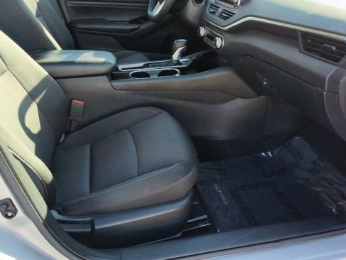 Used 2021 Nissan Altima 2.5 SV image 12