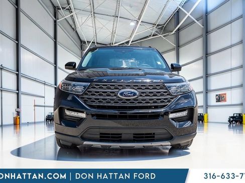 Used 2023 Ford Explorer XLT w/ Equipment Group 202A AWD/4WD image 26