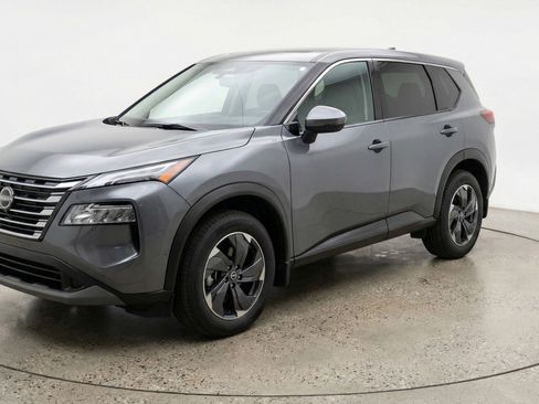 Used 2025 Nissan Rogue SV FWD image 3