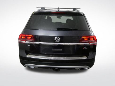Used 2019 Volkswagen Atlas SE w/ Towing Package AWD/4WD image 4
