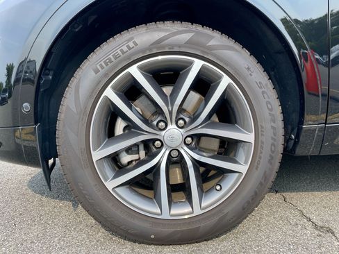 Certified 2025 Land Rover Discovery Sport S AWD/4WD image 9