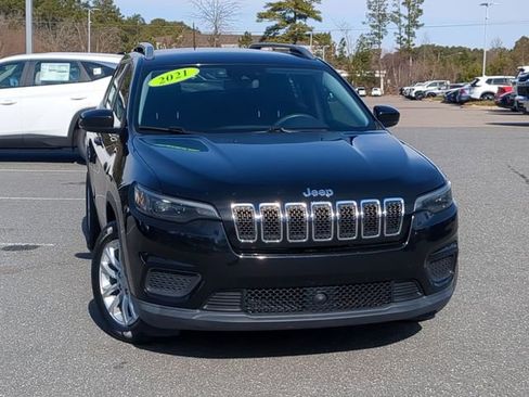 Used 2021 Jeep Cherokee Latitude image 2
