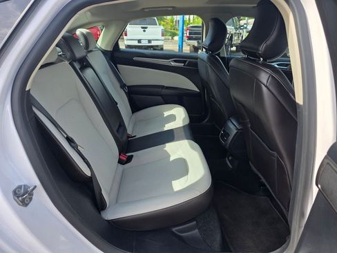 Used 2019 Ford Fusion SE w/ Equipment Group 151A FWD image 22