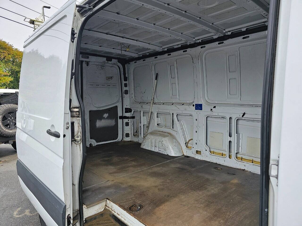 Used 2014 Mercedes-Benz Sprinter 2500 image 22
