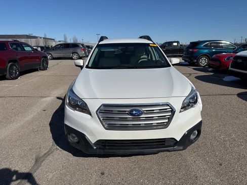 Used 2017 Subaru Outback 2.5i Premium image 10