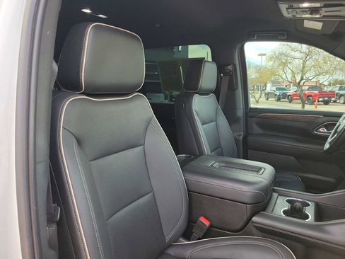 Used 2023 Chevrolet Suburban Premier image 14