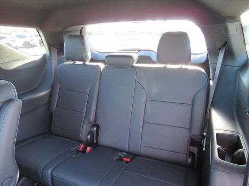 New 2026 Chevrolet Traverse High Country image 33