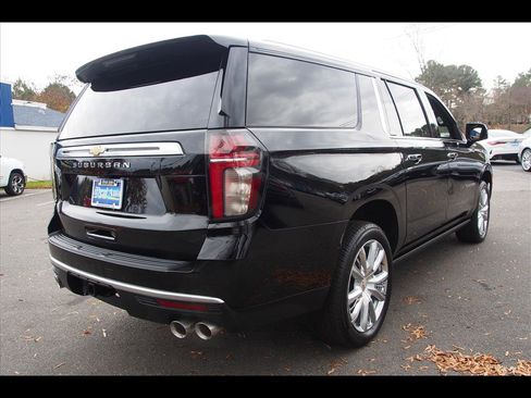 Used 2021 Chevrolet Suburban High Country image 5