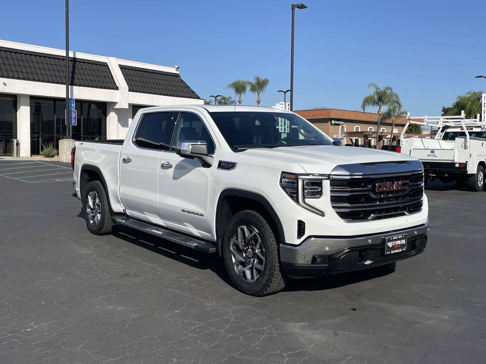 New 2026 GMC Sierra 1500 SLT w/ SLT Premium Package AWD/4WD image 3