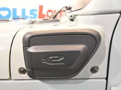 Used 2024 Jeep Wrangler Unlimited AWD/4WD image 15
