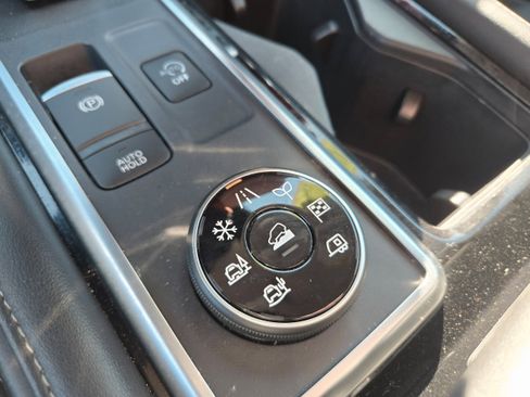 Certified 2024 Nissan Pathfinder SV AWD/4WD image 13