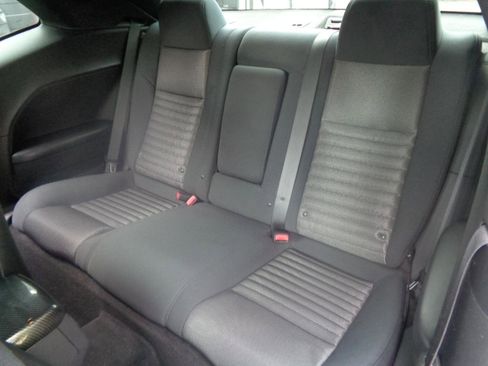 Used 2014 Dodge Challenger R/T RWD image 21