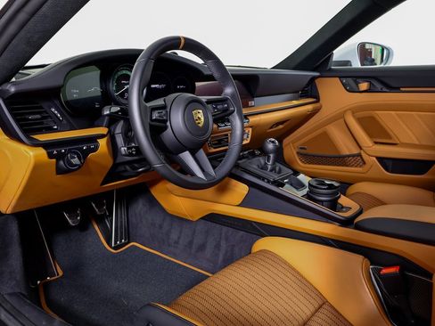 Certified 2024 Porsche 911 GT3 RS image 4