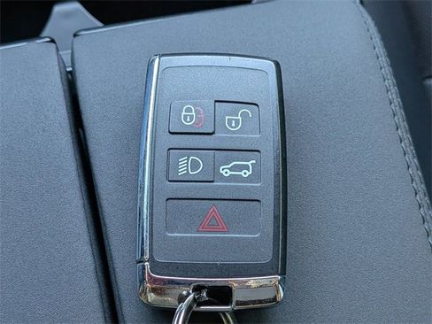 Used 2025 Land Rover Range Rover Evoque S image 31