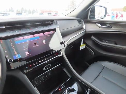 New 2026 Jeep Grand Cherokee Limited w/ Limited Altitude Package image 39