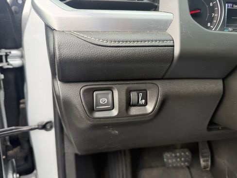 Used 2019 GMC Acadia SLE image 18