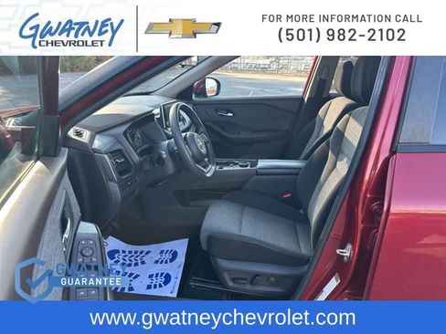 Used 2023 Nissan Rogue SV image 22