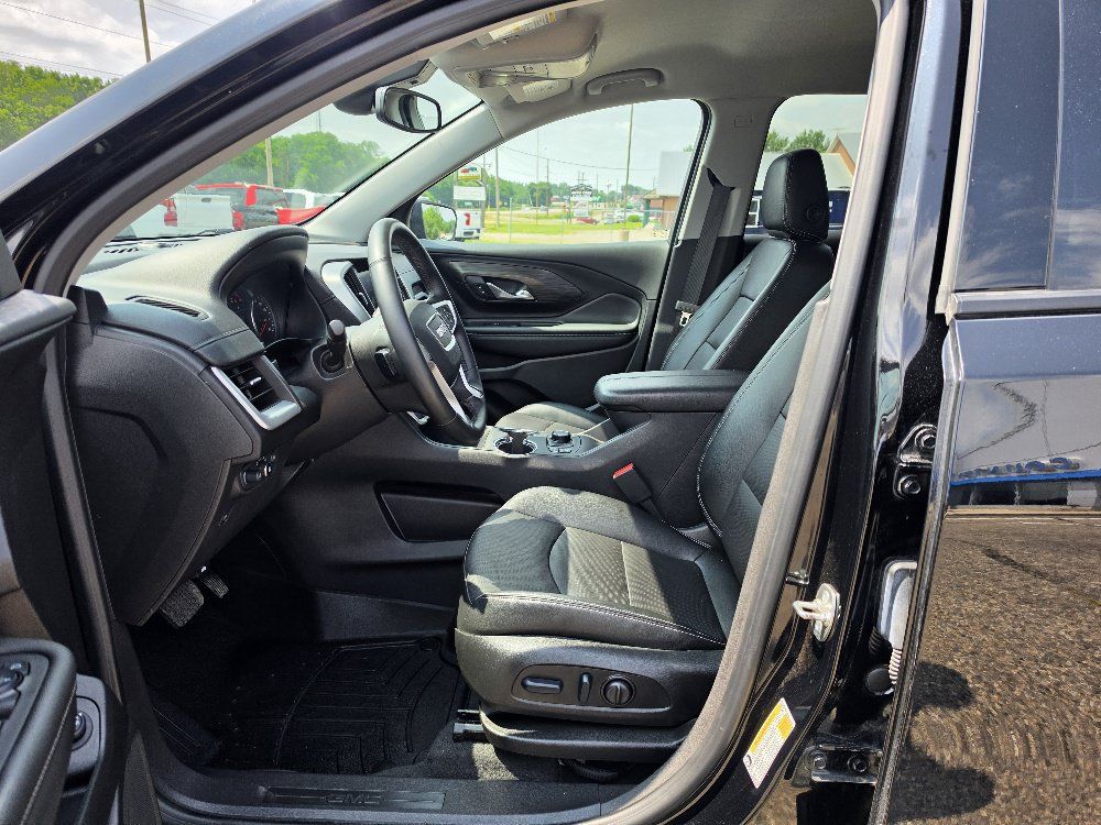 Used 2024 GMC Terrain SLT AWD/4WD image 4