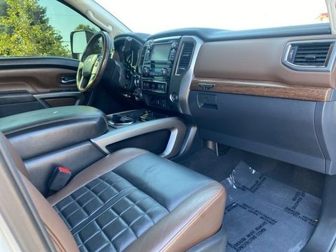 Used 2016 Nissan Titan Platinum Reserve image 25