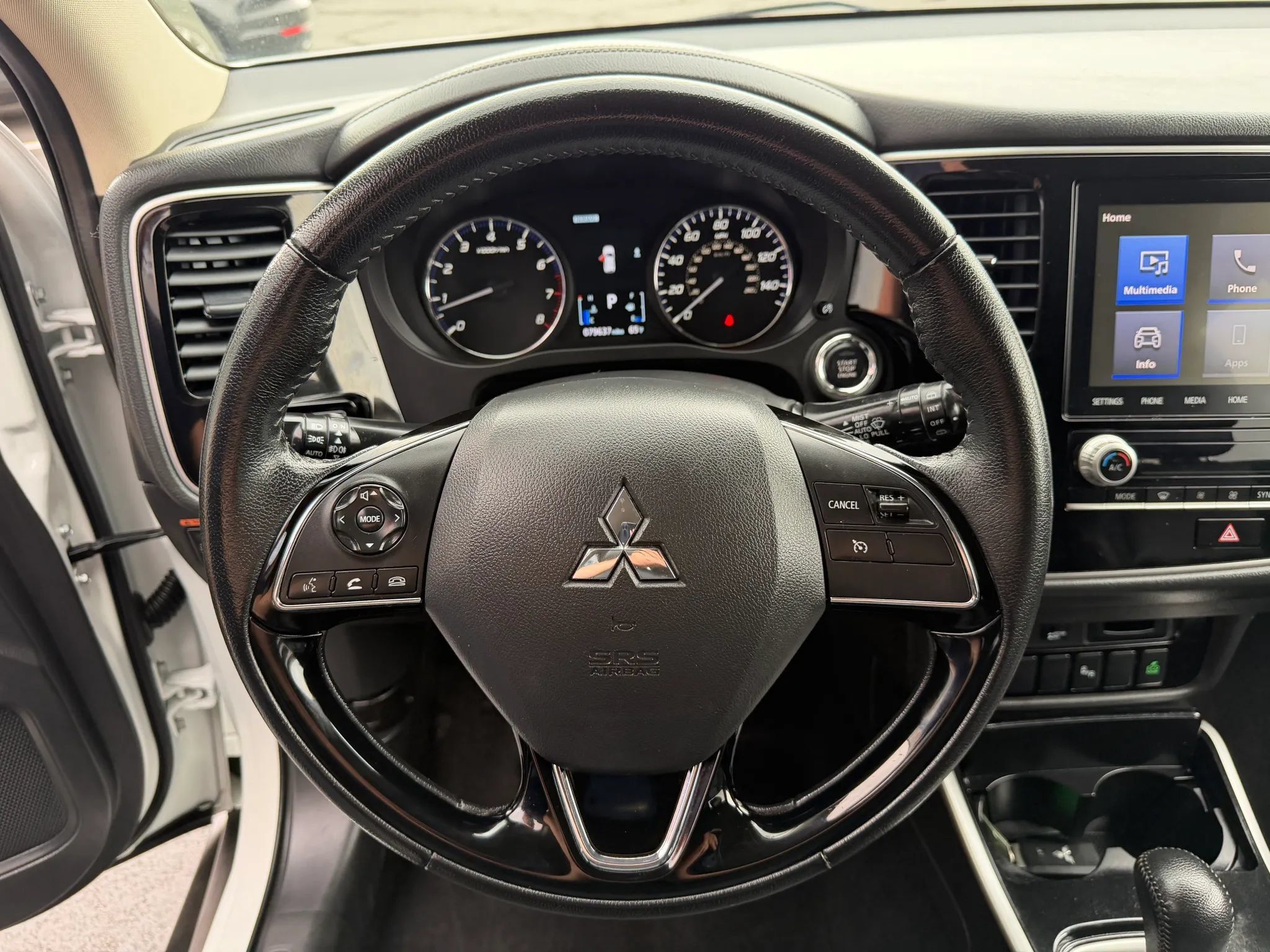 Used 2020 Mitsubishi Outlander SEL AWD/4WD image 24