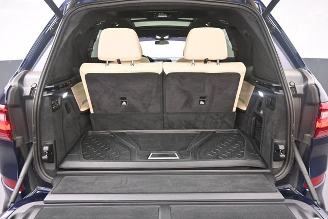 Used 2021 BMW X7 xDrive40i w/ M Sport Package AWD/4WD image 39
