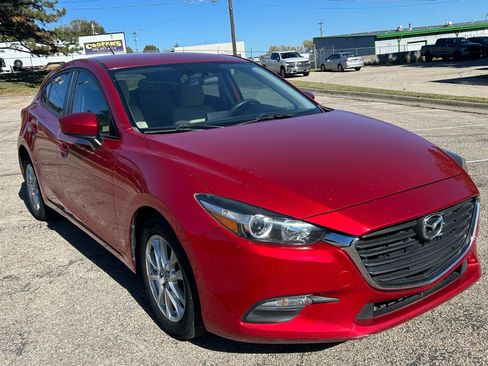 Used 2017 MAZDA MAZDA3 Sport FWD image 1