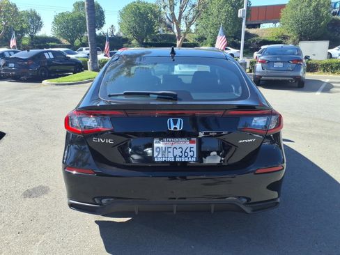 Used 2025 Honda Civic Sport image 6