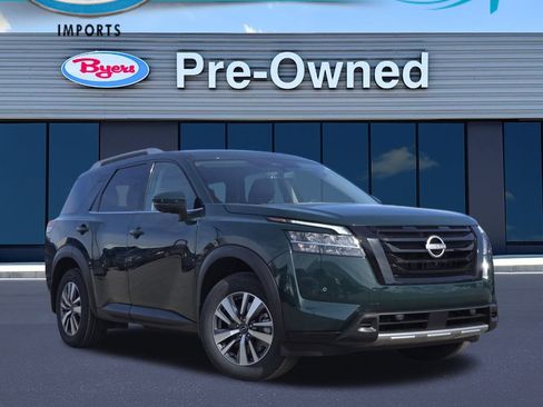 Used 2023 Nissan Pathfinder SL w/ Black Appearance Package image 1