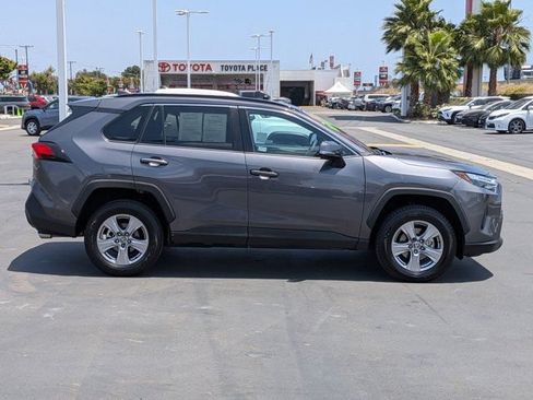 Used 2025 Toyota RAV4 XLE AWD/4WD image 4