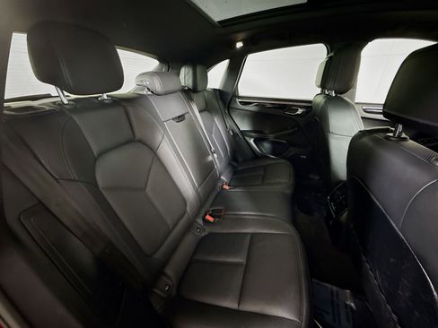 Certified 2020 Porsche Macan image 27