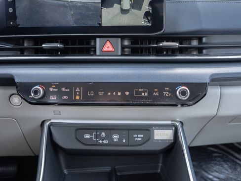 New 2026 Kia Carnival SX w/ SX Dark Edition Package FWD image 19