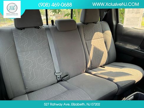 Used 2019 Toyota Tacoma TRD Sport w/ Technology Package image 24