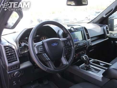 Used 2019 Ford F150 XLT w/ Equipment Group 302A Luxury AWD/4WD image 12