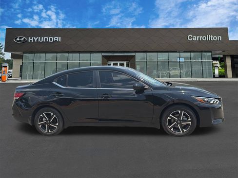 Used 2025 Nissan Sentra SV w/ All-Weather Package FWD image 4