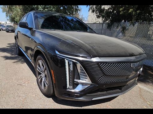 Used 2023 Cadillac Lyriq 2WD image 14