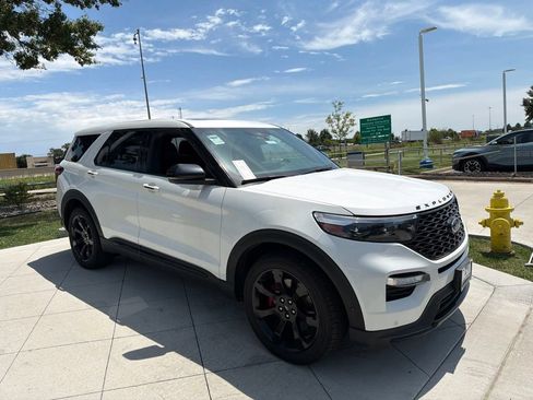 Used 2021 Ford Explorer ST w/ Equipment Group 401A AWD/4WD image 2